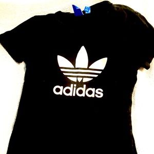 Small Women’s Adidas Black T-shirt